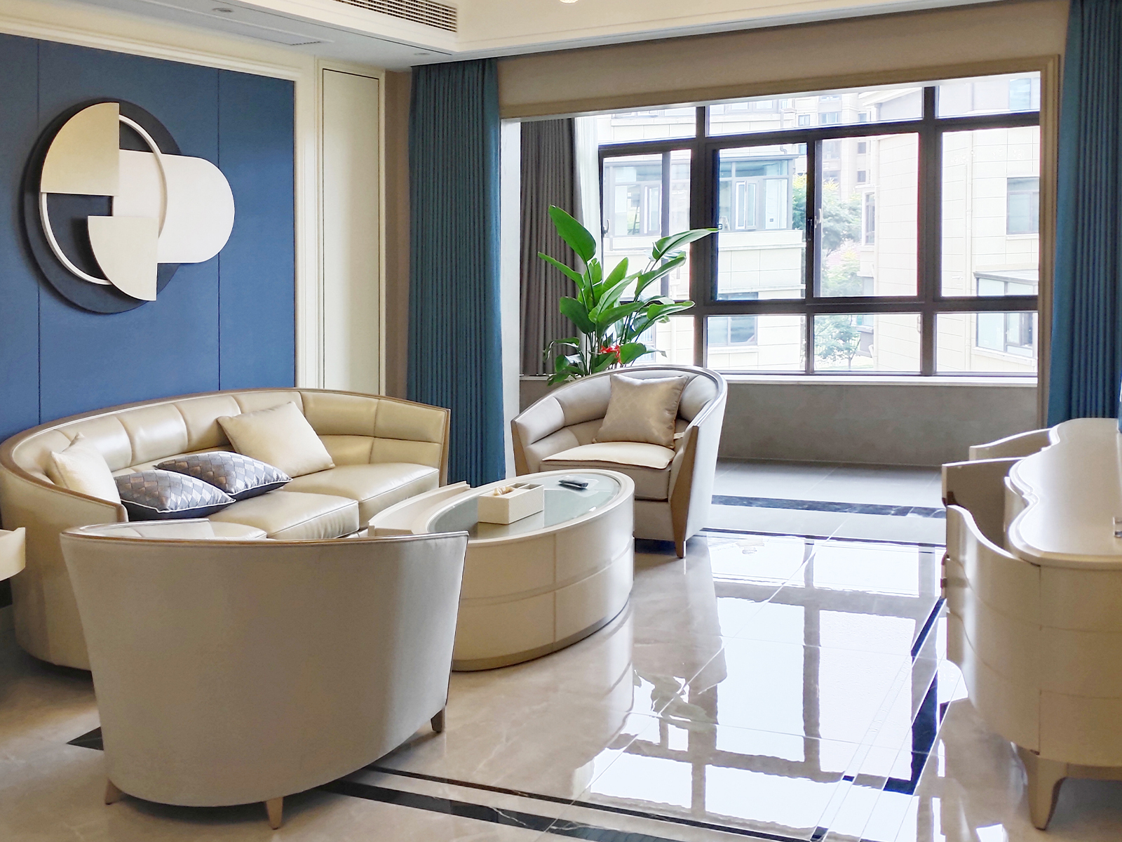 180平米現(xiàn)代簡歐裝修，盡享簡潔大氣生活！