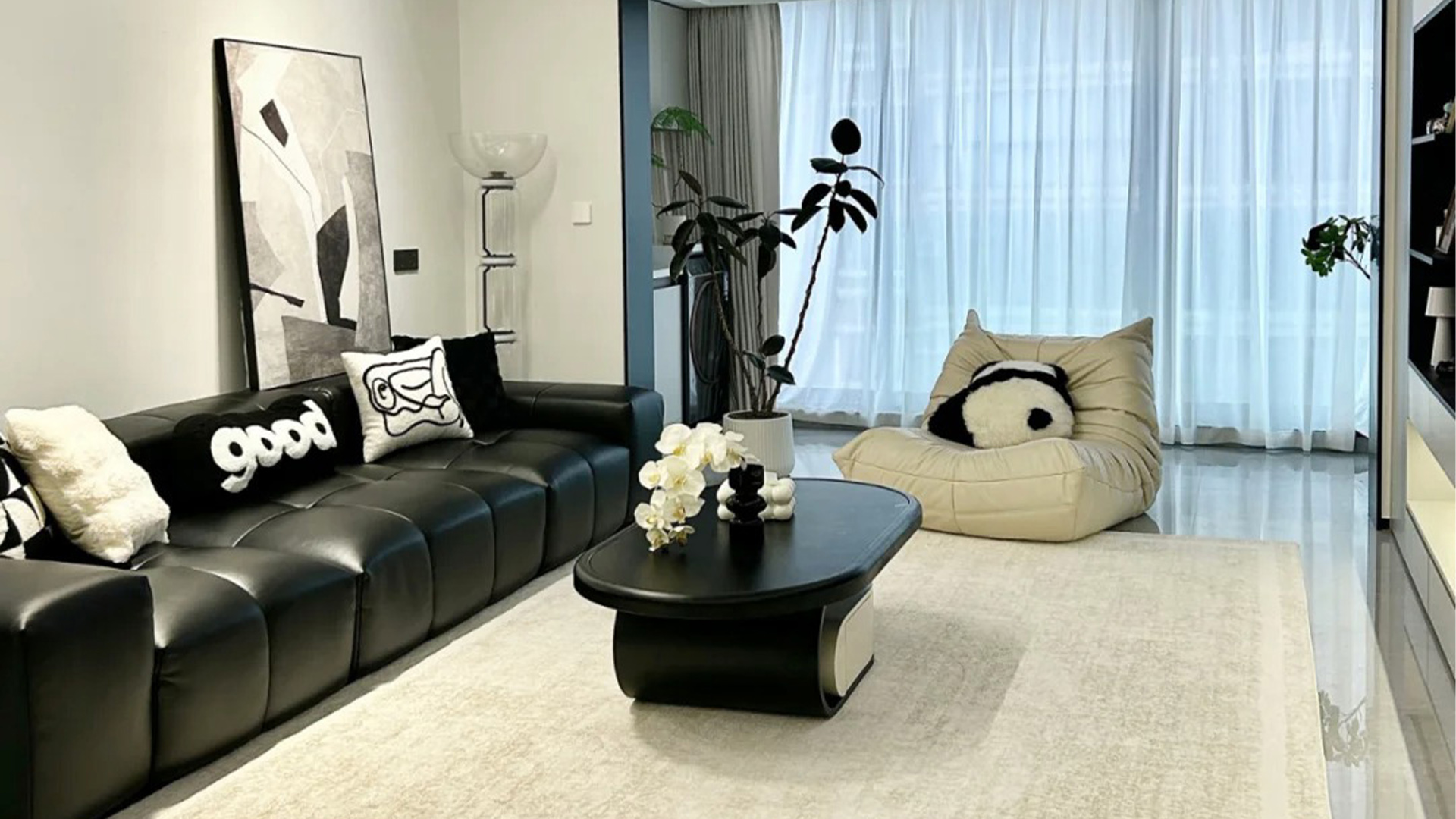 簡(jiǎn)約風(fēng)空間詩(shī)篇，中性色調(diào)與隱藏?zé)魩У姆諊缹W(xué)