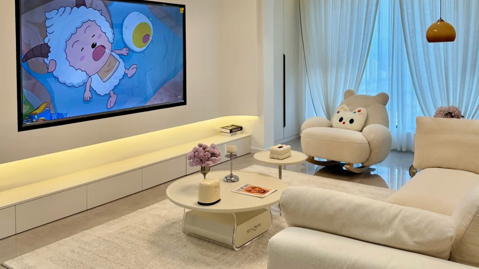 簡(jiǎn)約風(fēng)設(shè)計(jì)：純凈色彩與靈動(dòng)布局的溫馨融合