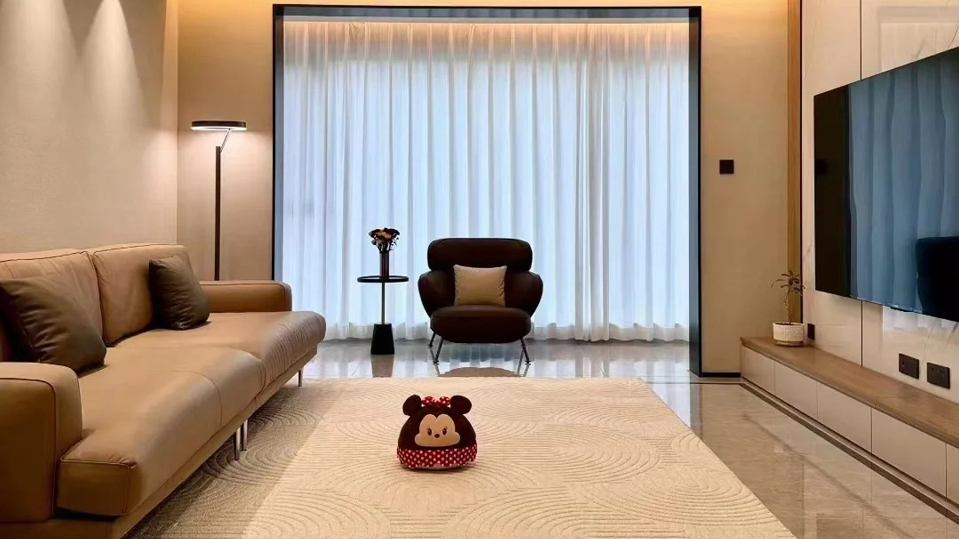 簡約風裝修 無主燈設計與留白處理營造通透空間